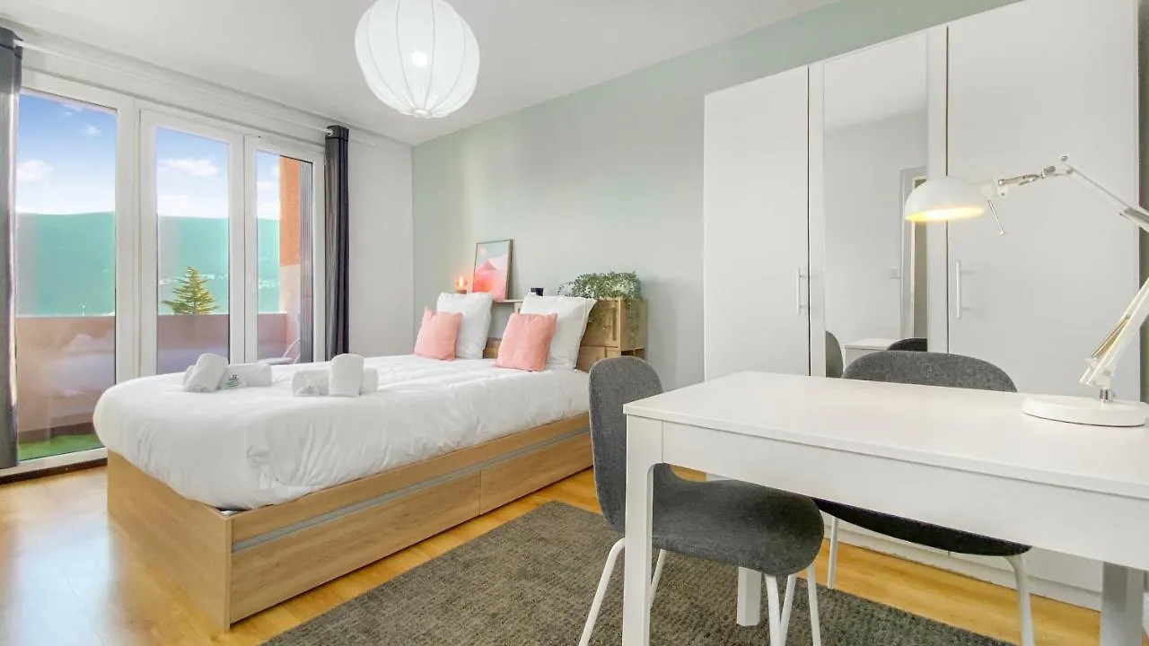 Guest house Homey Coloc Goodlife: Modern Shared Living with Private Rooms & Tram Access Ambilly France