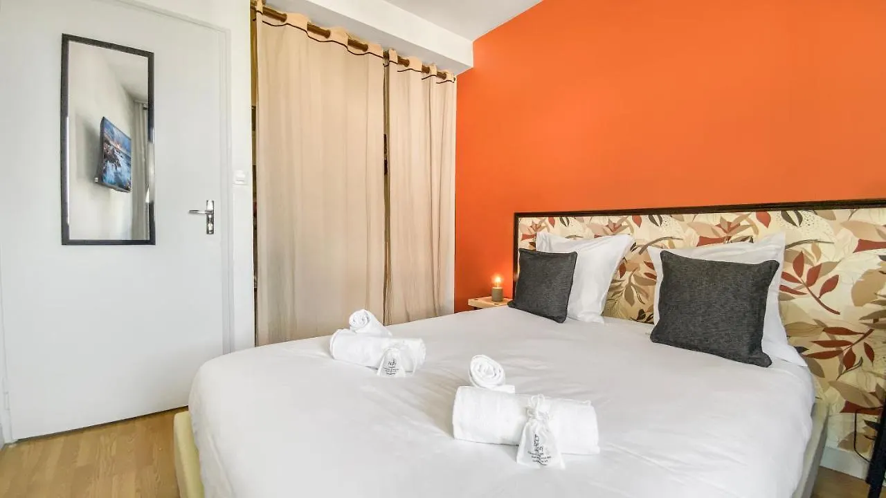 Guest house Homey Coloc Goodlife: Modern Shared Living with Private Rooms & Tram Access Ambilly