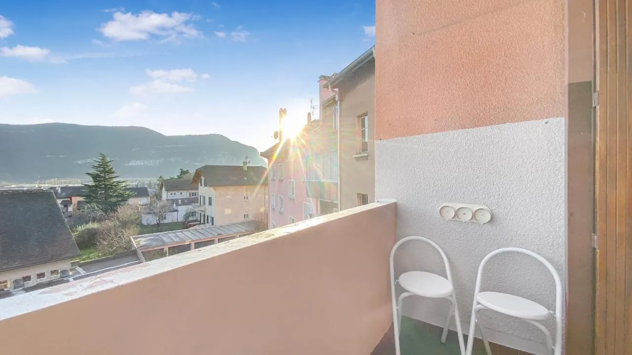 Guest house Homey Coloc Goodlife: Modern Shared Living with Private Rooms & Tram Access Ambilly
