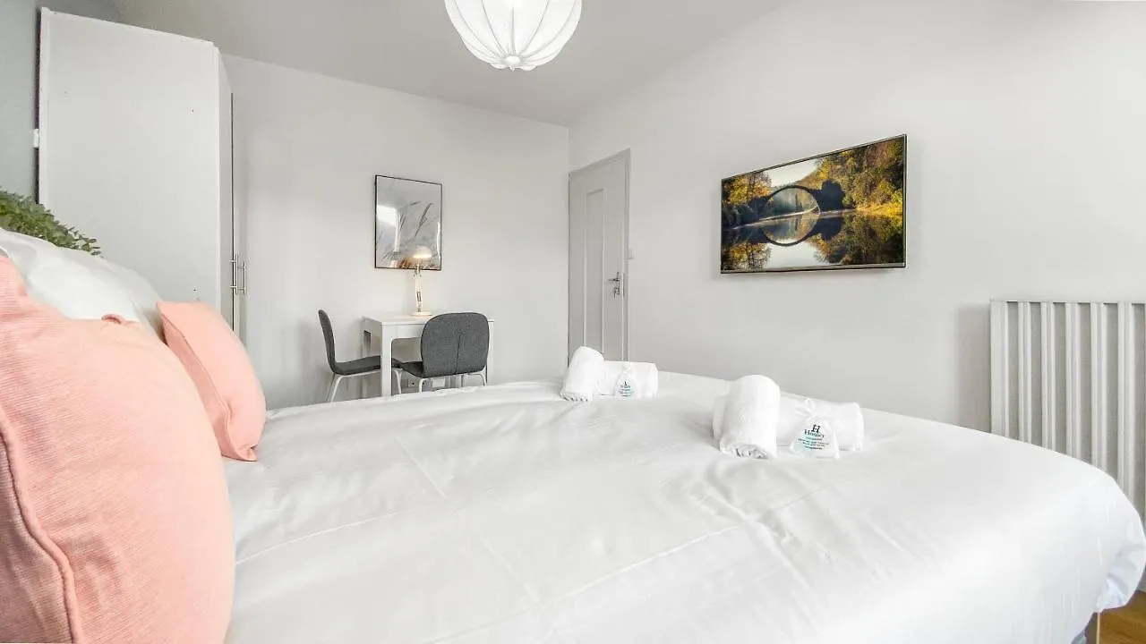 Homey Coloc Goodlife: Modern Shared Living with Private Rooms & Tram Access Ambilly
